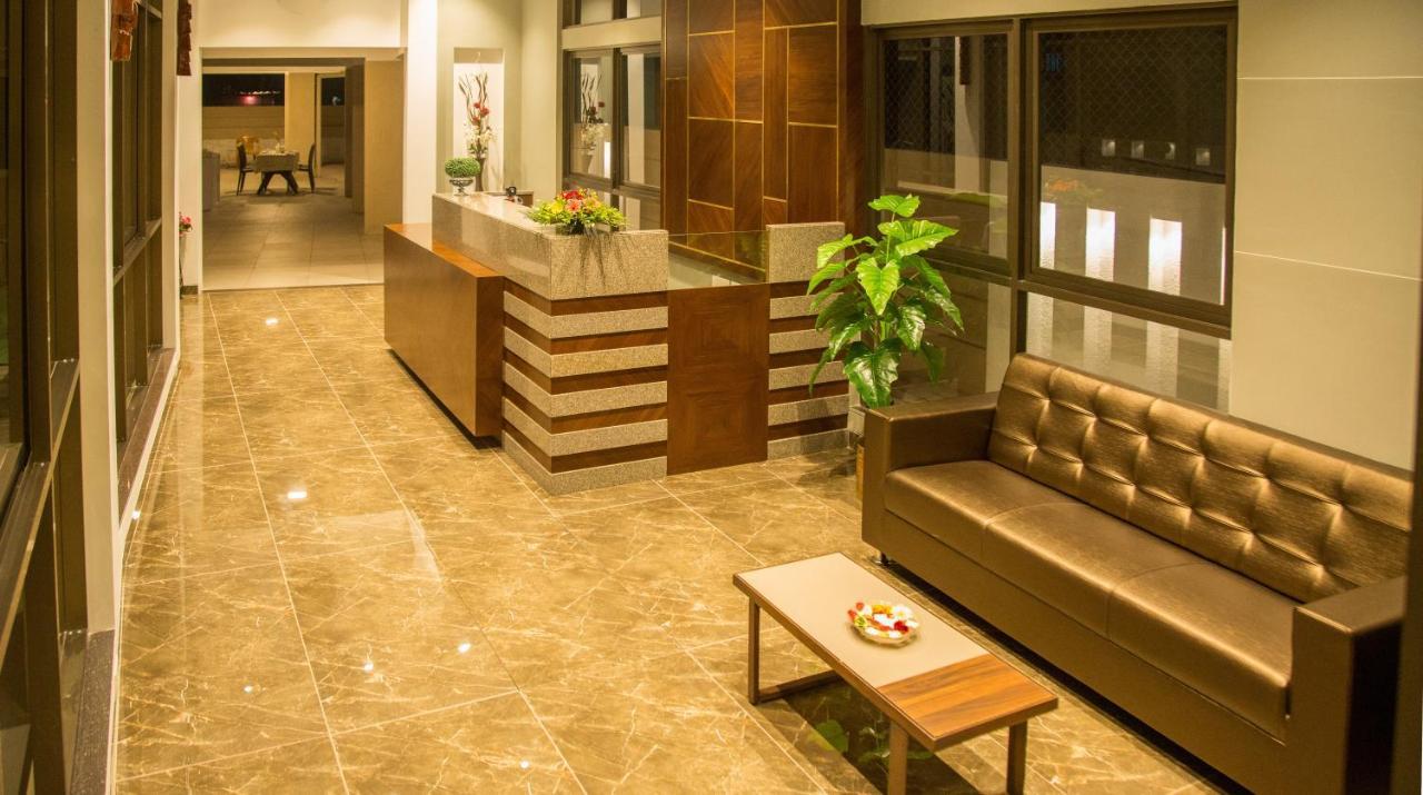 Hotel Nirvana 阿里巴格 外观 照片